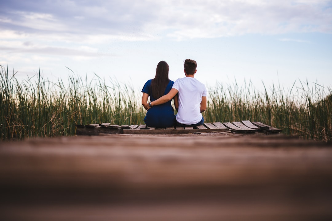 Photo Couple hugging